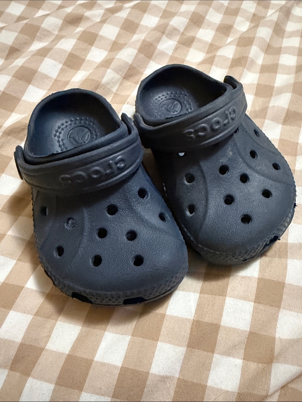 CROCS Kids Classic Clogs in Navy Size 4/5